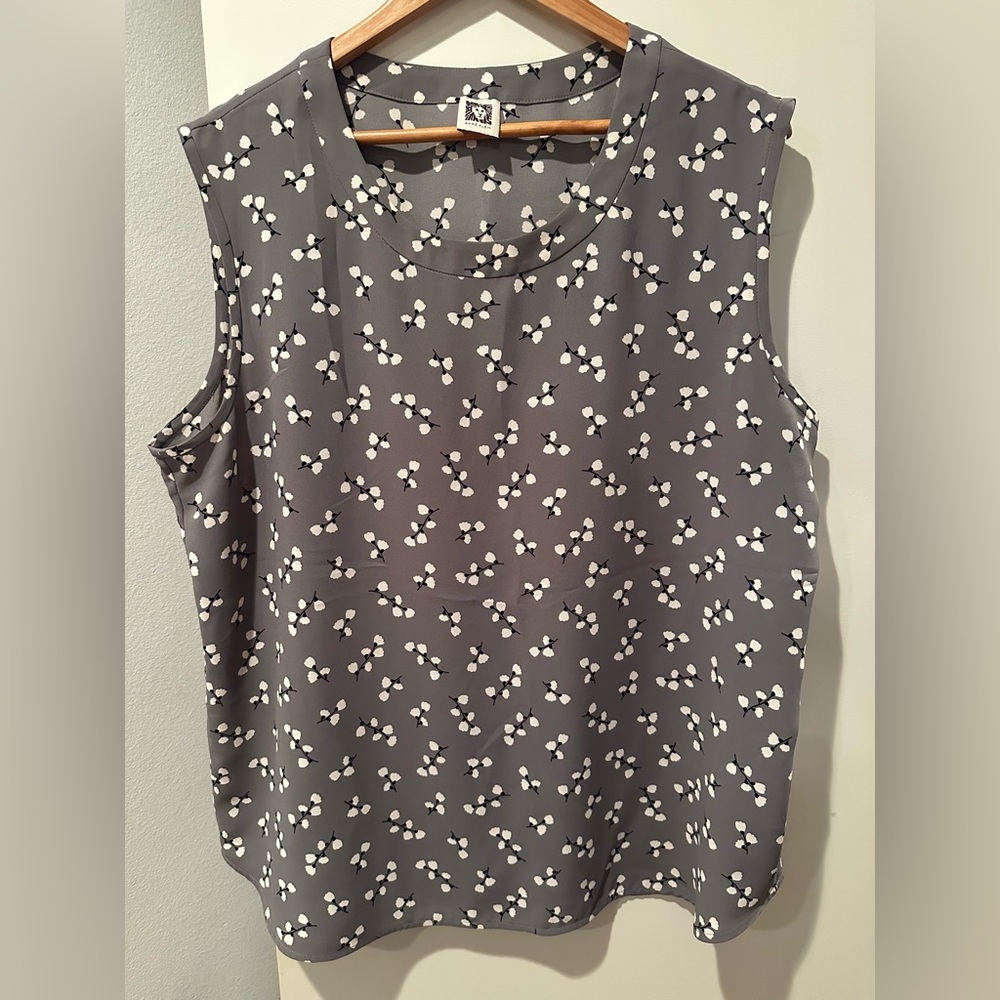 Anne Klein XL Gray White Floral Sleeveless Blouse Tank Top Lightweight Chiffon